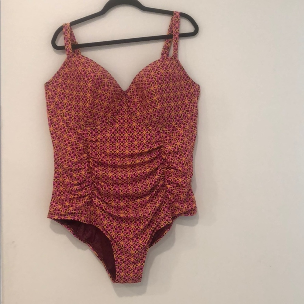 NWT Plus size swimsuit